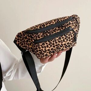 Leopard sporty bag